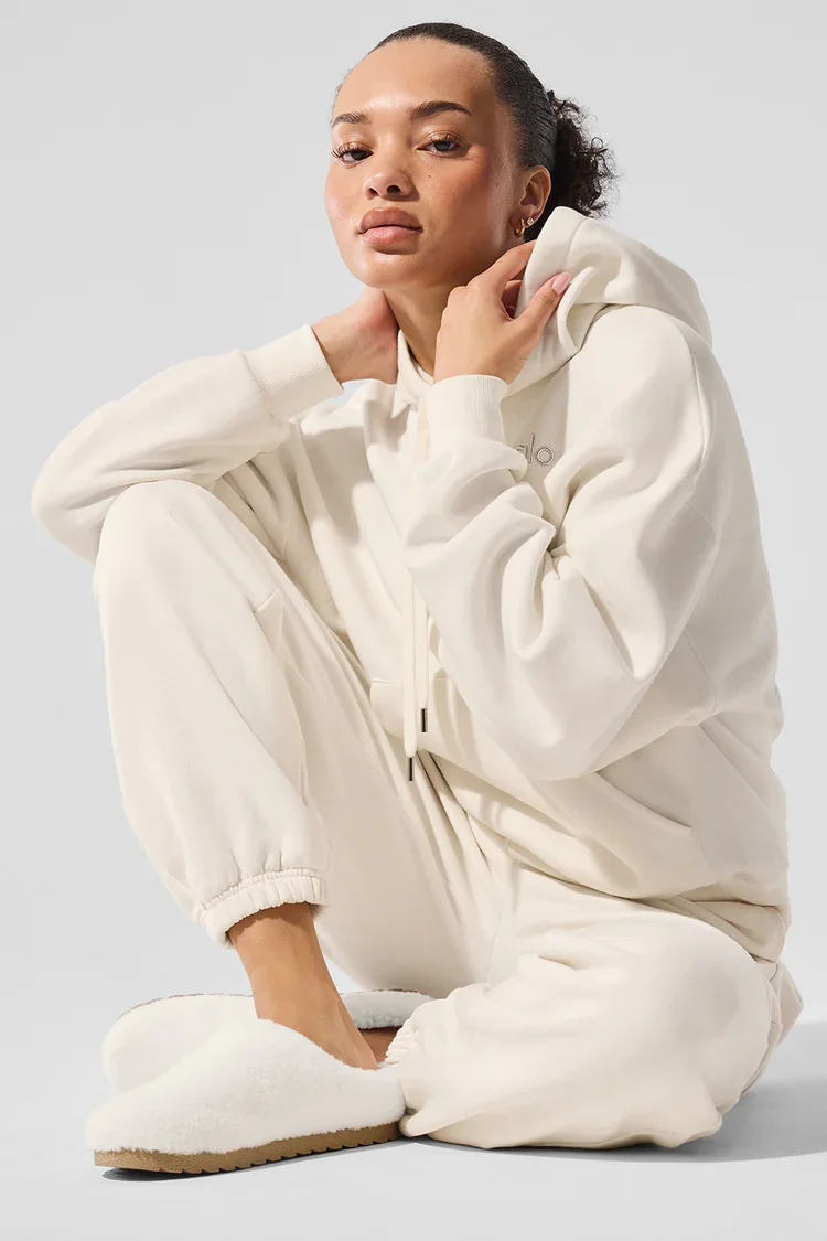 Buy Alo Yoga Accolade Hoodie Online | Premium Unisex Campus Lounge Pullover