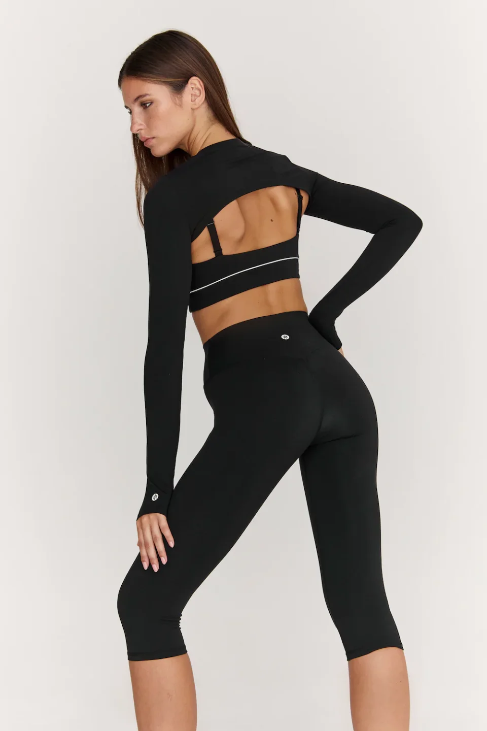 Buy Authentic Astoria Airvive Shrug Black Fitness Sleeve Online