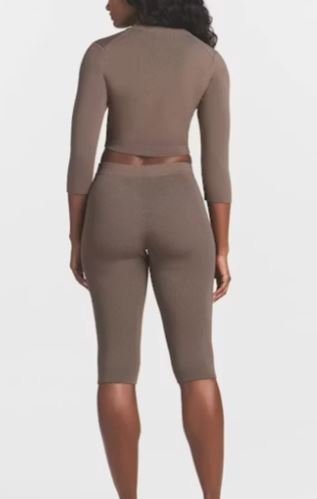 Buy Women's Capri Pants Online | Comfortable Stretch Capri Trousers for Everyday Wear